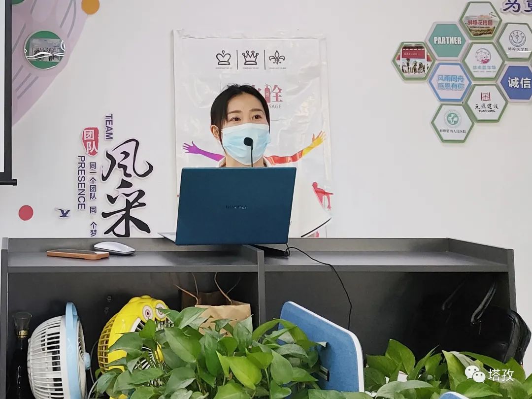 鄒白云經理發(fā)表致辭